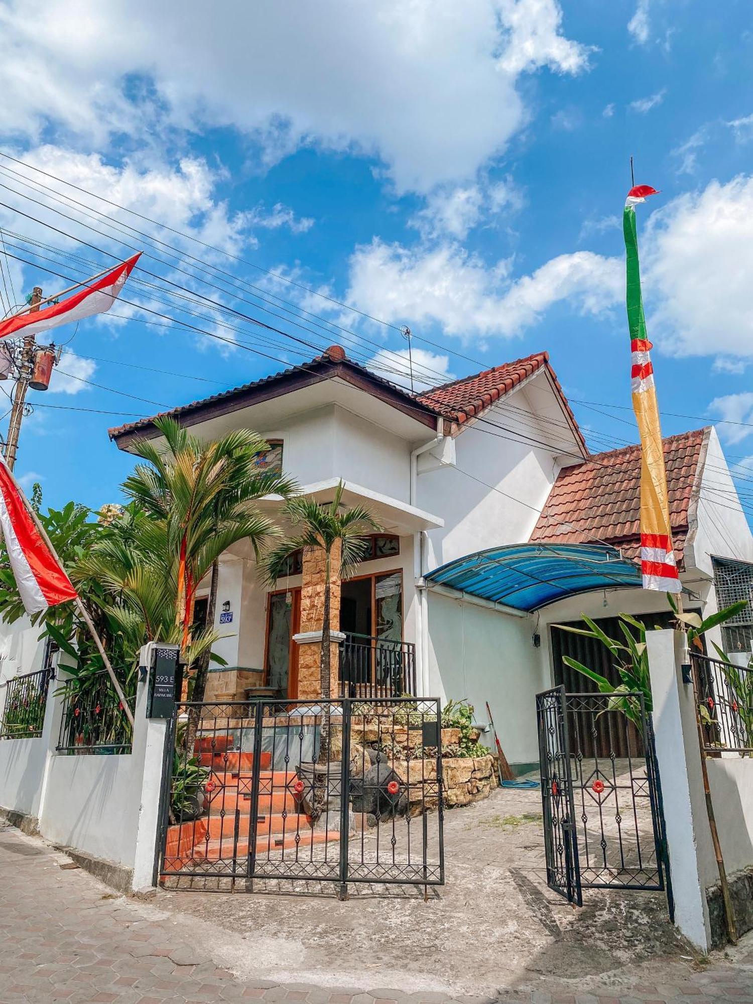Laura's Backpacker 523 Vandrarhem Yogyakarta Exteriör bild