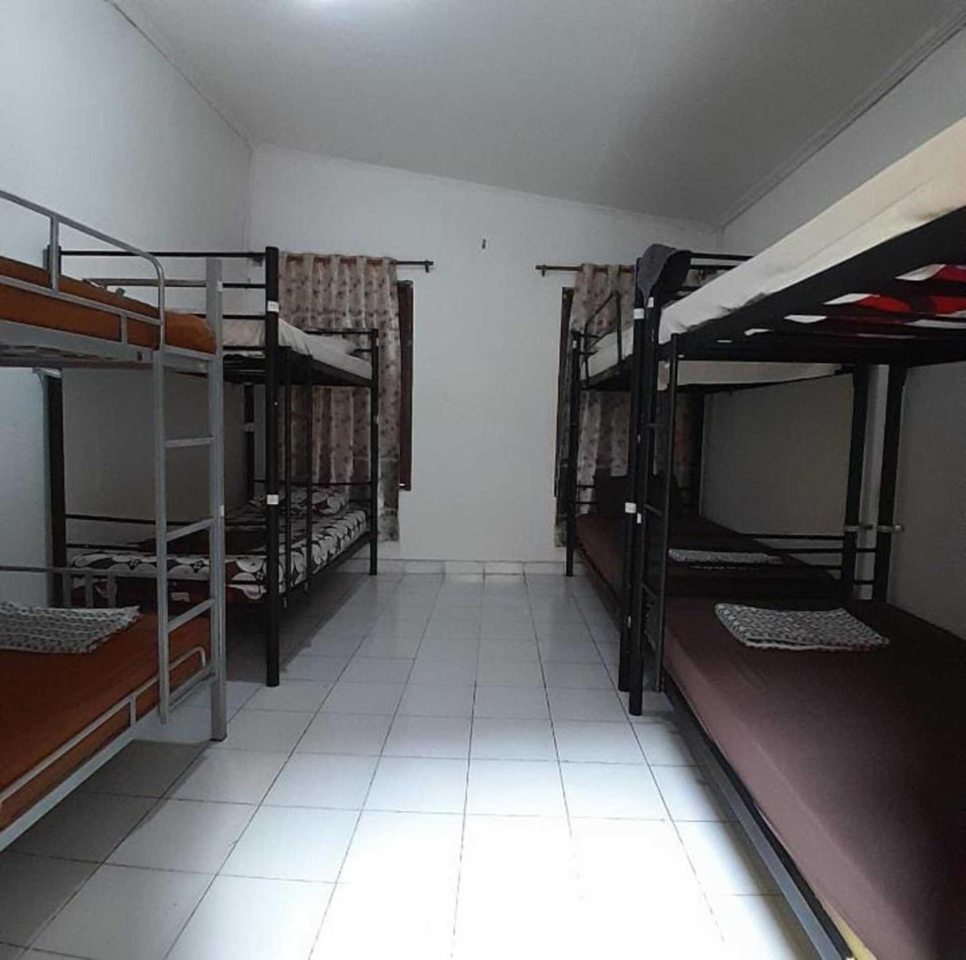 Laura's Backpacker 523 Vandrarhem Yogyakarta Exteriör bild